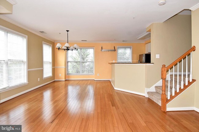 Building Photo - 2484 Angeline Dr