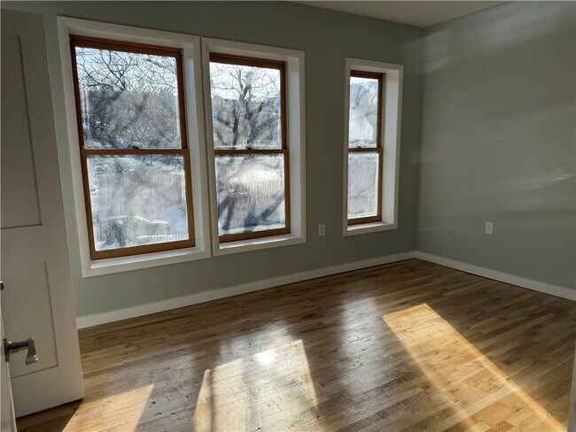 Foto del edificio - 123 W Market St