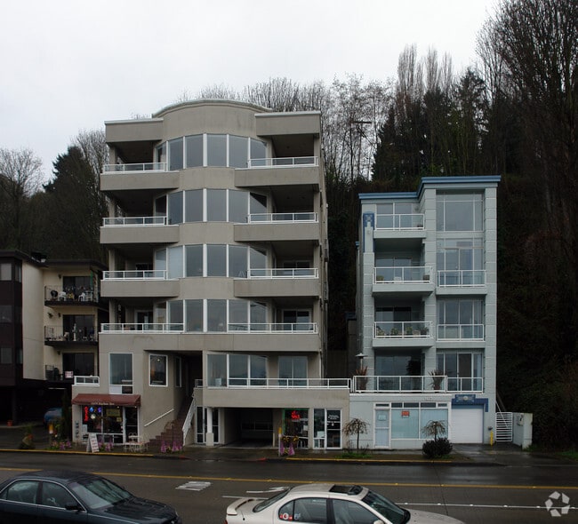 Building Photo - Seacrest Place