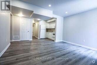 Building Photo - 1275 Prestonwood Crescent