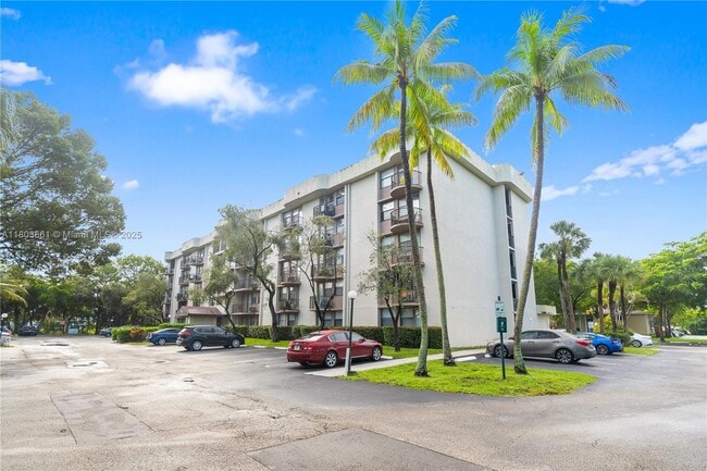 Foto del edificio - 2701 Riverside Dr