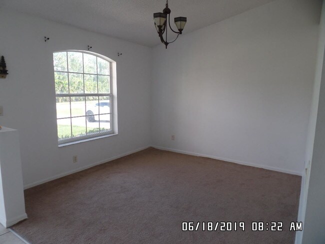 Building Photo - 336 SW Paar Drive
