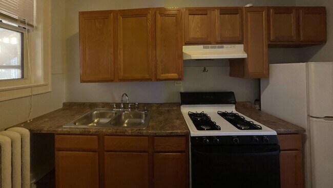 Building Photo - 440 N Austin Blvd