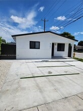 Building Photo - 8701 SW 36th St
