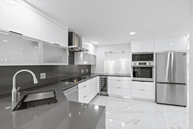 Foto del edificio - 5341 N Andrews Ave