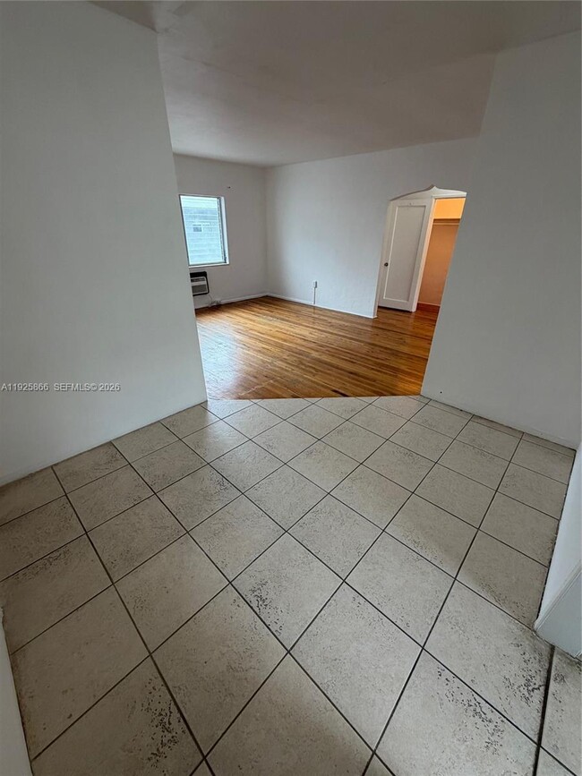 Foto del edificio - 945 Bay Dr