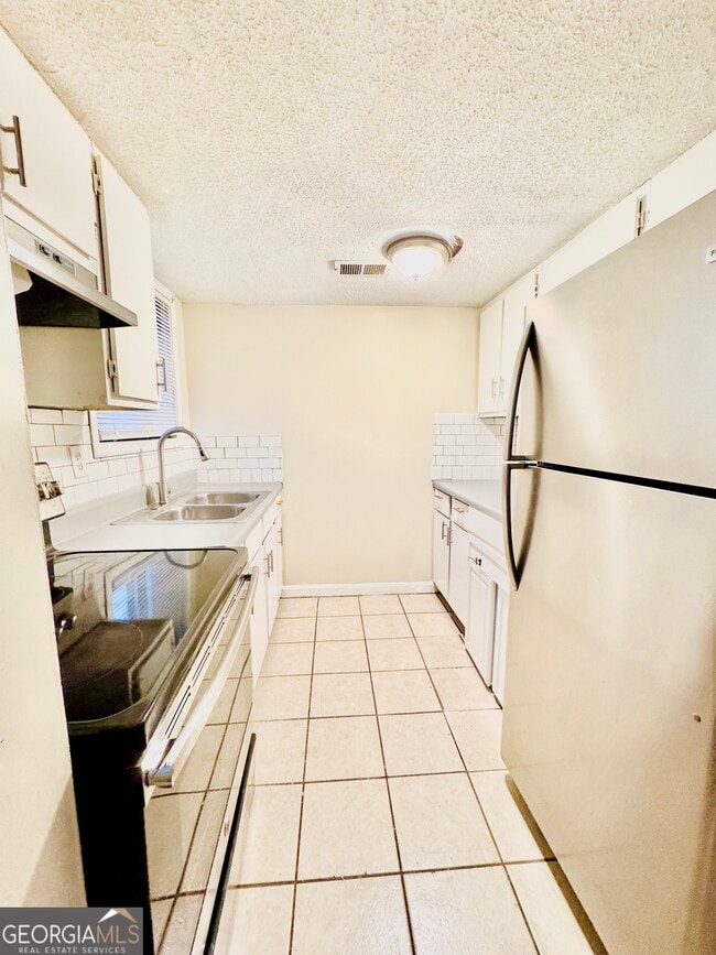 Foto del edificio - 4755 Yates Rd