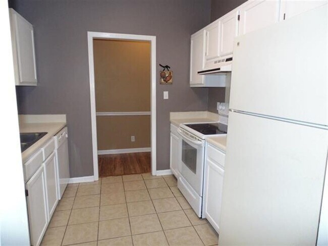 Building Photo - Spartanburg - 3Bd/2Ba - 1205SF