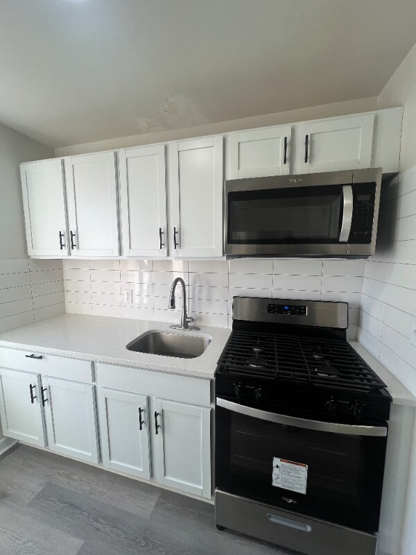 Primary Photo - 676 Park Ave