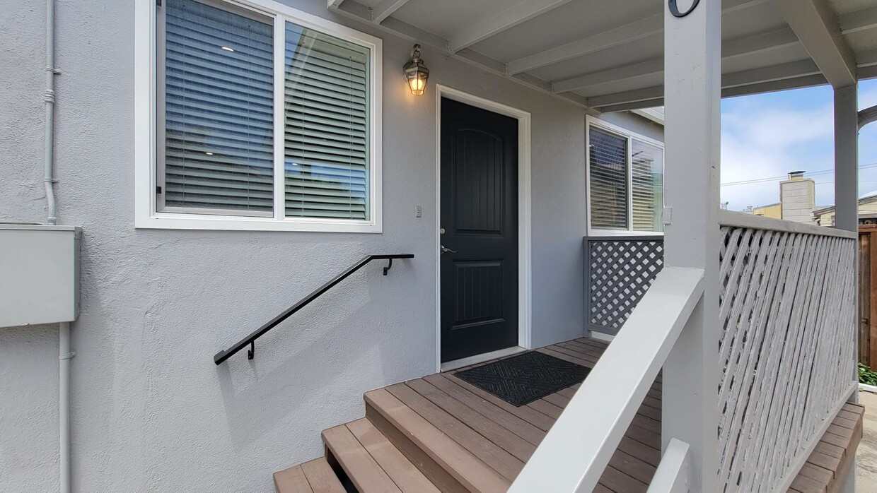 Front Entrance - 310 Cypress Ave