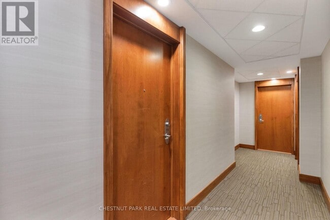 Building Photo - 500 Queens Quay W