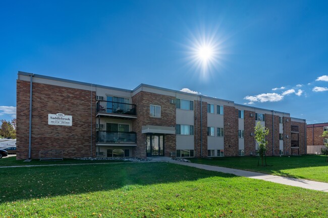 Fargo, ND Saddlebrook Apartments | Exterior - Saddlebrook