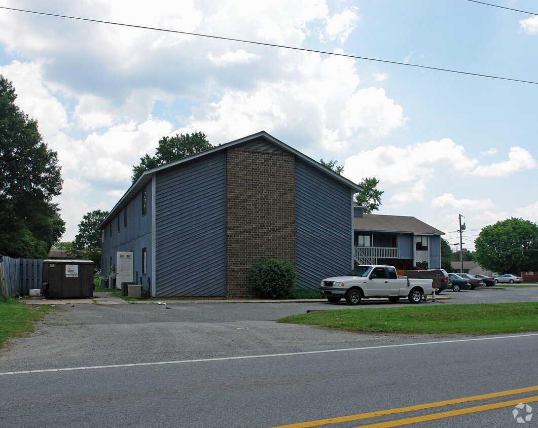 Building Photo - 601 E Fairfield Rd