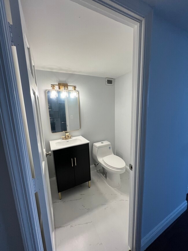 Foto del edificio - 1865 Brickell Ave