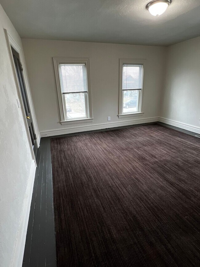 Foto del edificio - 1111 S Main St