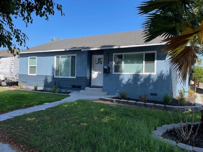 Building Photo - Remodeled 3 bedroom in Bixby Highlands