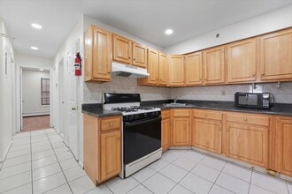 Building Photo - 56 Poplar St