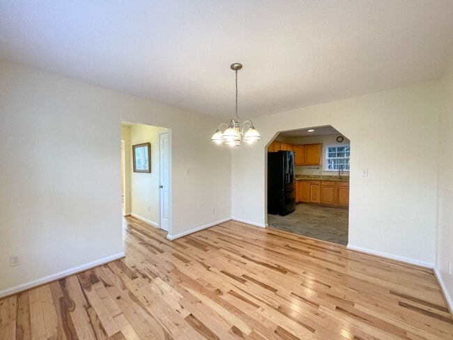 Building Photo - Beautiful Four Bedroom in East Asheville
