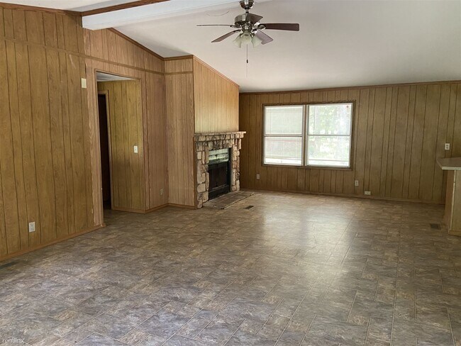 Building Photo - 3 br, 2 bath House - 360 Oak Dr