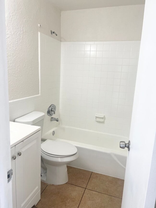 LARGE NEWLY RENOVATED APARTMENTS - LARGE NEWLY RENOVATED APARTMENTS