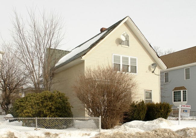 Building Photo - 336-338 Merrimack St