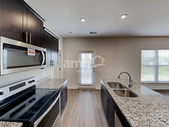 Foto del edificio - 5013 Mountain Springs Rd