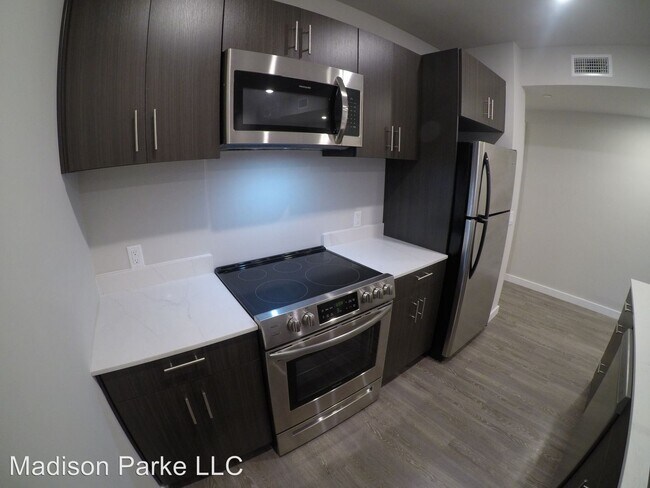 Building Photo - 133 S 46th St
