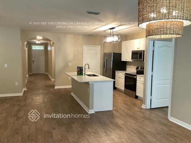 Building Photo - 532 White Coral Ln