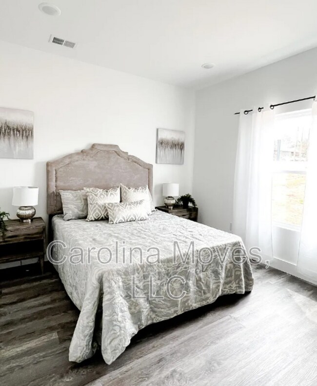 Foto del edificio - 4048 Parris Bridge Rd