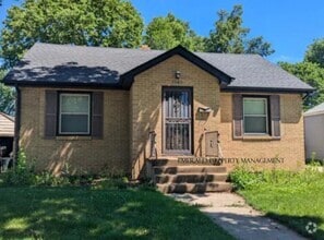 Building Photo - 2403 Custer Ave