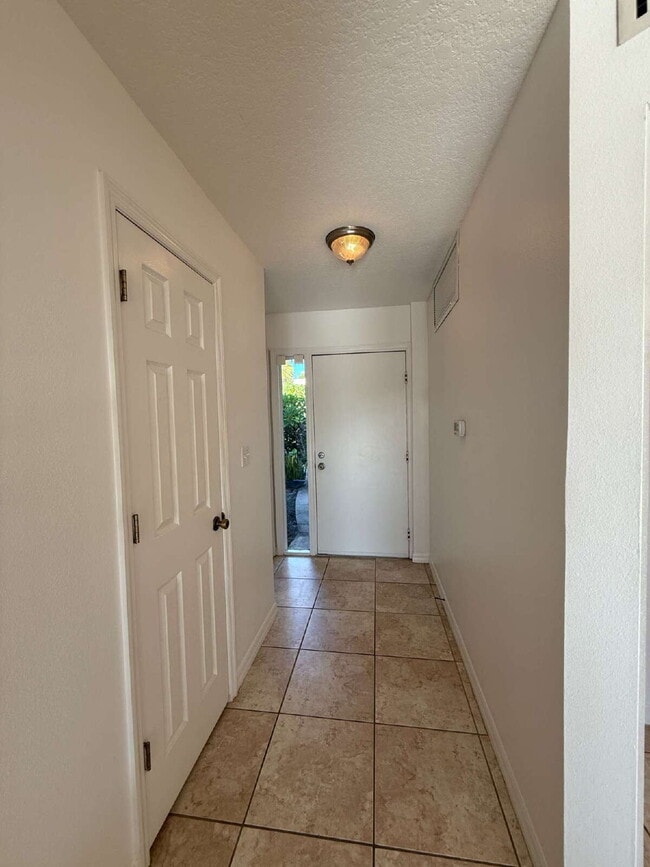 Foto del edificio - Beachside townhome with 3 bedrooms and 2 b...