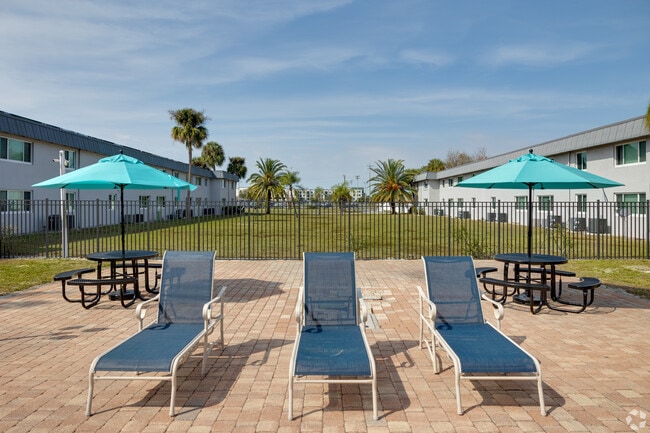 Building Photo - Palm Villas Apartments