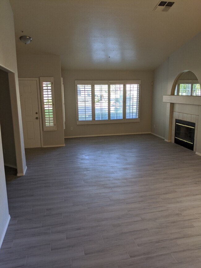 Foto del edificio - Beautiful home for rent in Scottsdale. MM