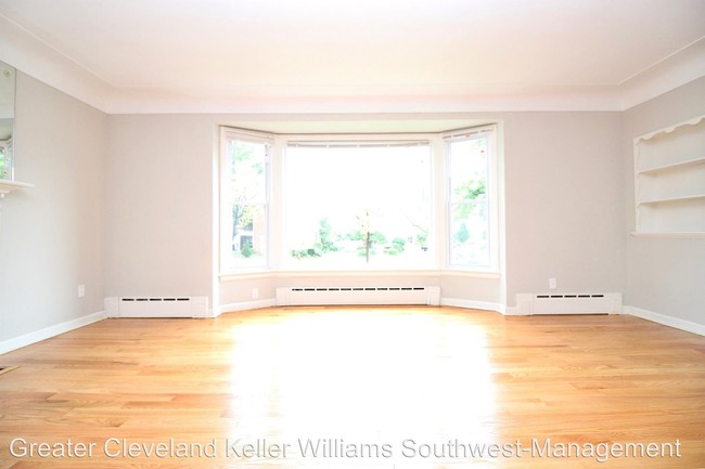 Building Photo - 3 br, 1.5 bath House - 3930 Silsby Road