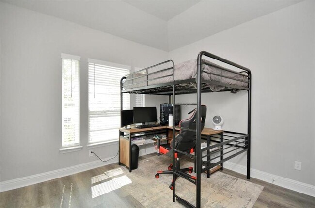 Building Photo - 8707 Morris Wds Dr