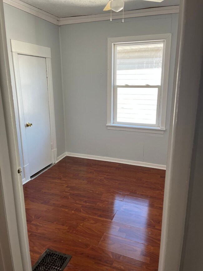 Foto del edificio - Great 2br/2ba home with large yard and large bonus room!