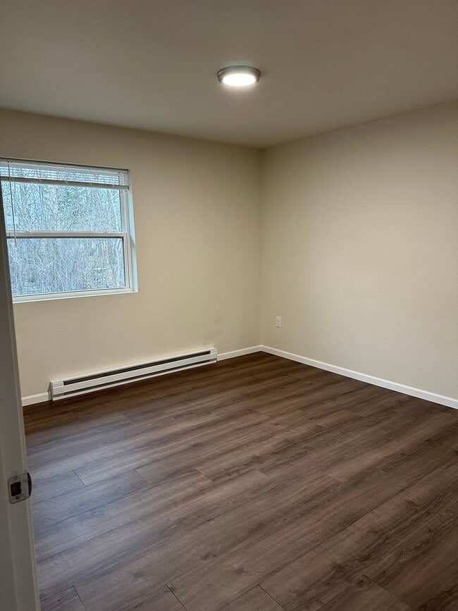 Building Photo - 2 Bedroom Duplex