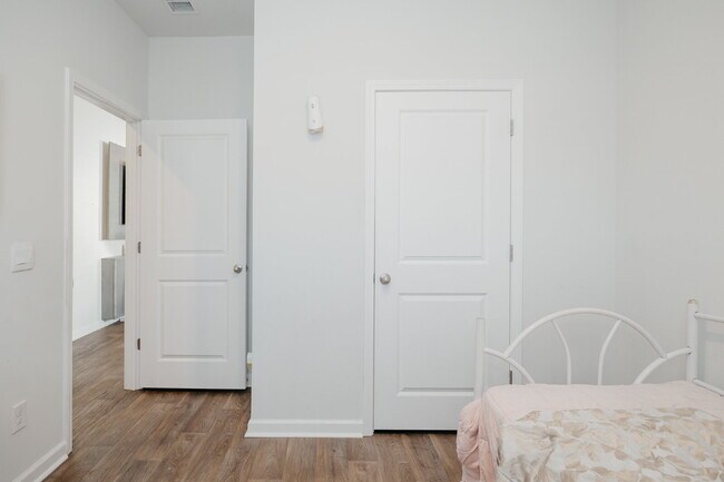 Foto del edificio - 3 bedroom/2 Bath One Level home in Goose Creek