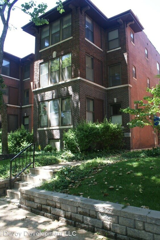 Primary Photo - 5557 Pershing Ave