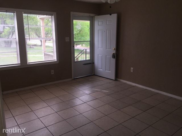 Building Photo - 2 br, 1 bath Apartment - 1216 NW Ozmun Ave