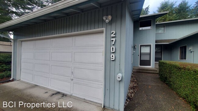 Building Photo - 2 br, 1.5 bath House - 2709 Fir St SE