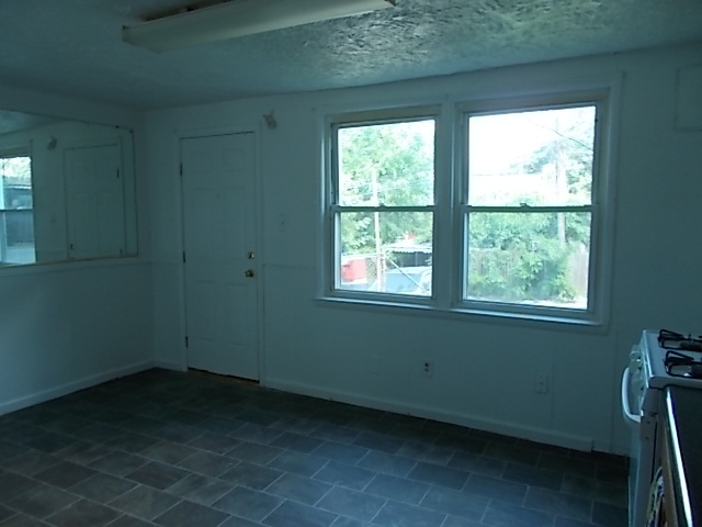 Foto del edificio - 2843 Hollins Ferry Rd