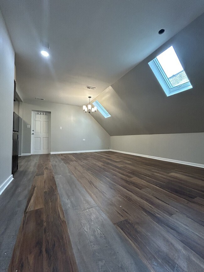 Foto del edificio - 4834 N Ridgeway Ave