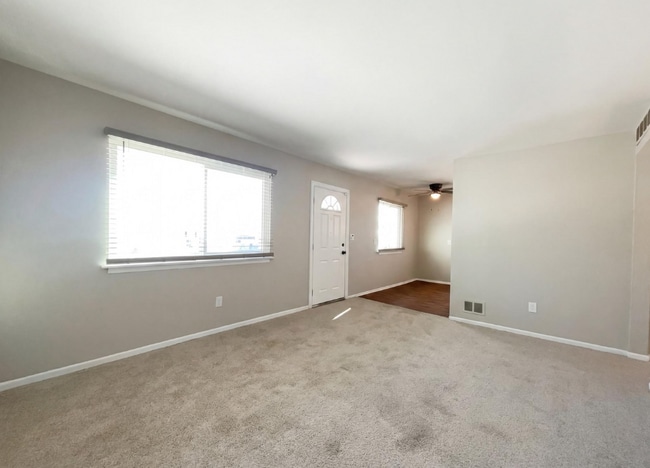 Building Photo - 7912 Pine St