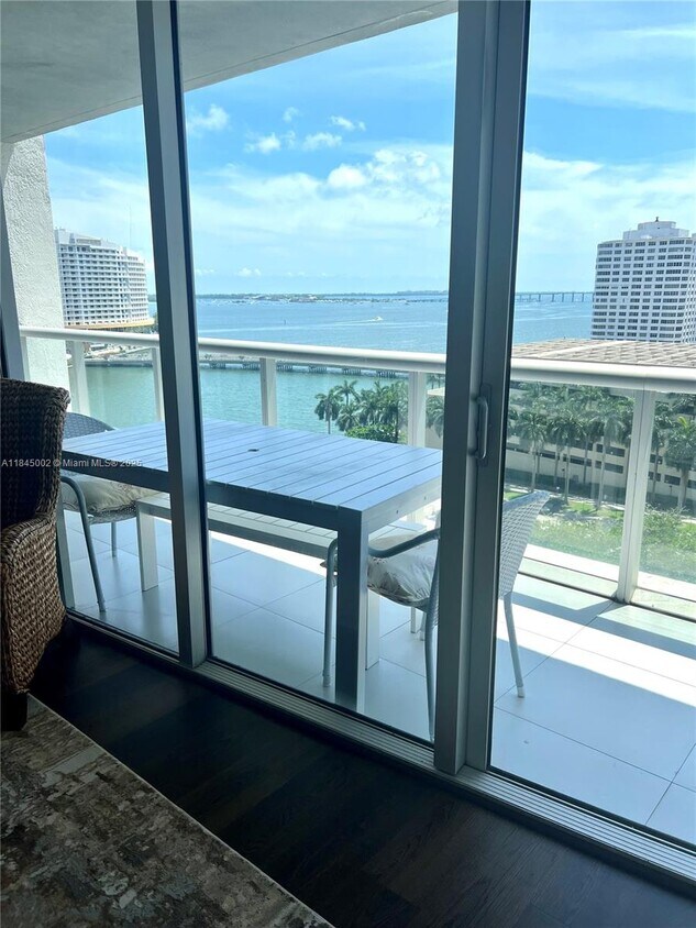 Foto principal - 495 Brickell Ave