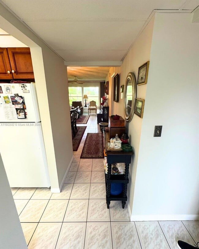 Building Photo - 7787 Golf Cir Dr