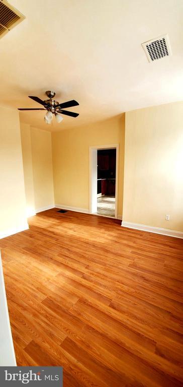 Foto del edificio - 136 5th Ave