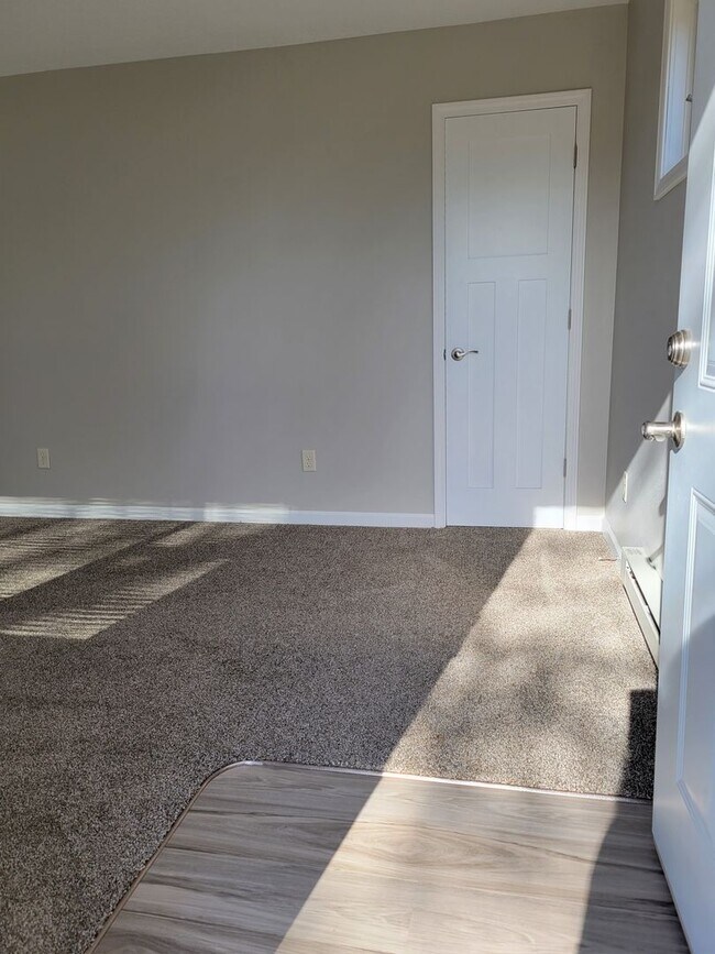 Foto del edificio - 1 Bedroom Triplex Unit