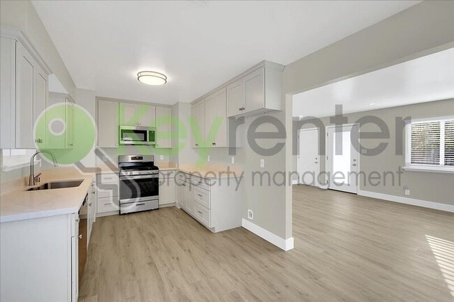 Building Photo - 4406 13th Ave