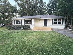 Building Photo - 621 Greenhill Dr